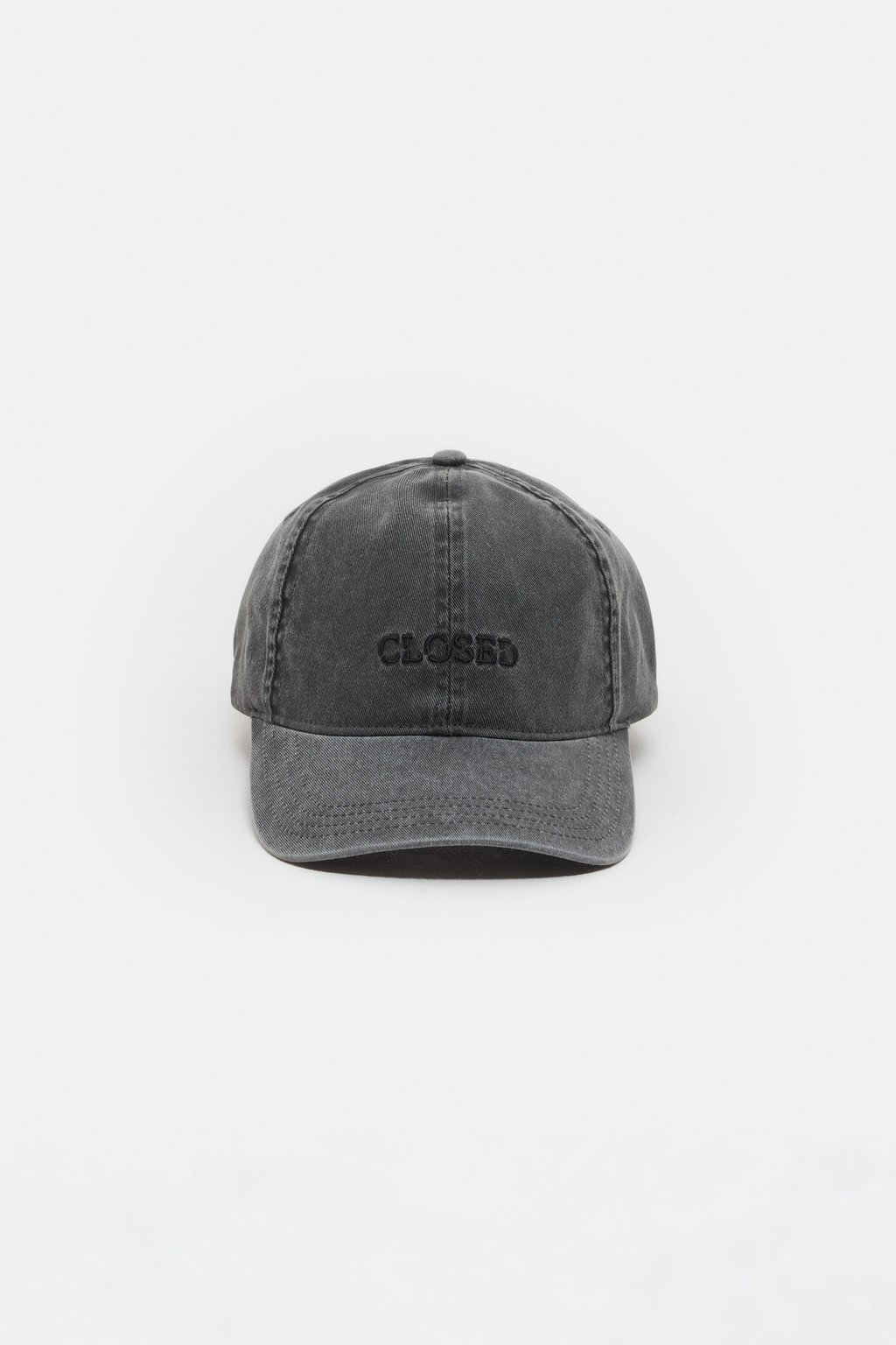 Cap with logo | Closed