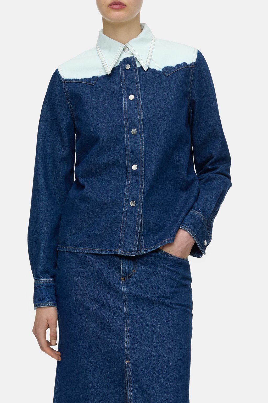 Bonjour Blue Denim Dress with Flowers (S10 last one) – Little French Heart  | Beautiful Toys, Slow Fashion, Nursery Decor, French Gifts