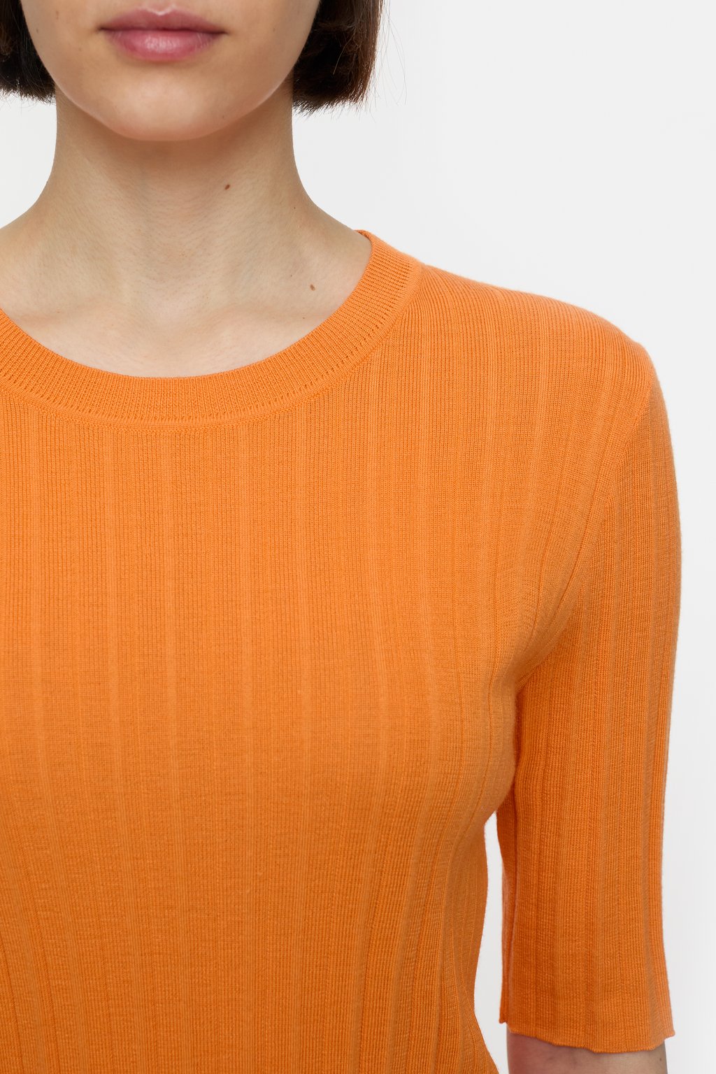 Short-sleeved shirt in a wool-silk blend | Closed