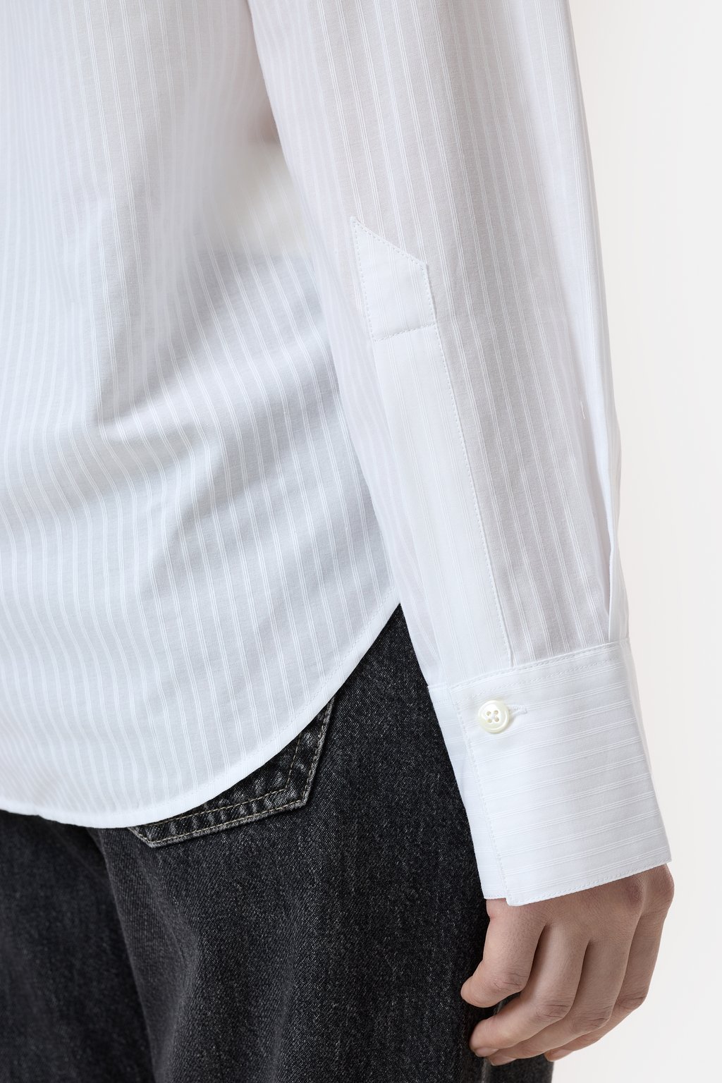 COTTON LAWN ASM SWALLOWTAIL GATHER DETAIL BLOUSE – THE SHOP