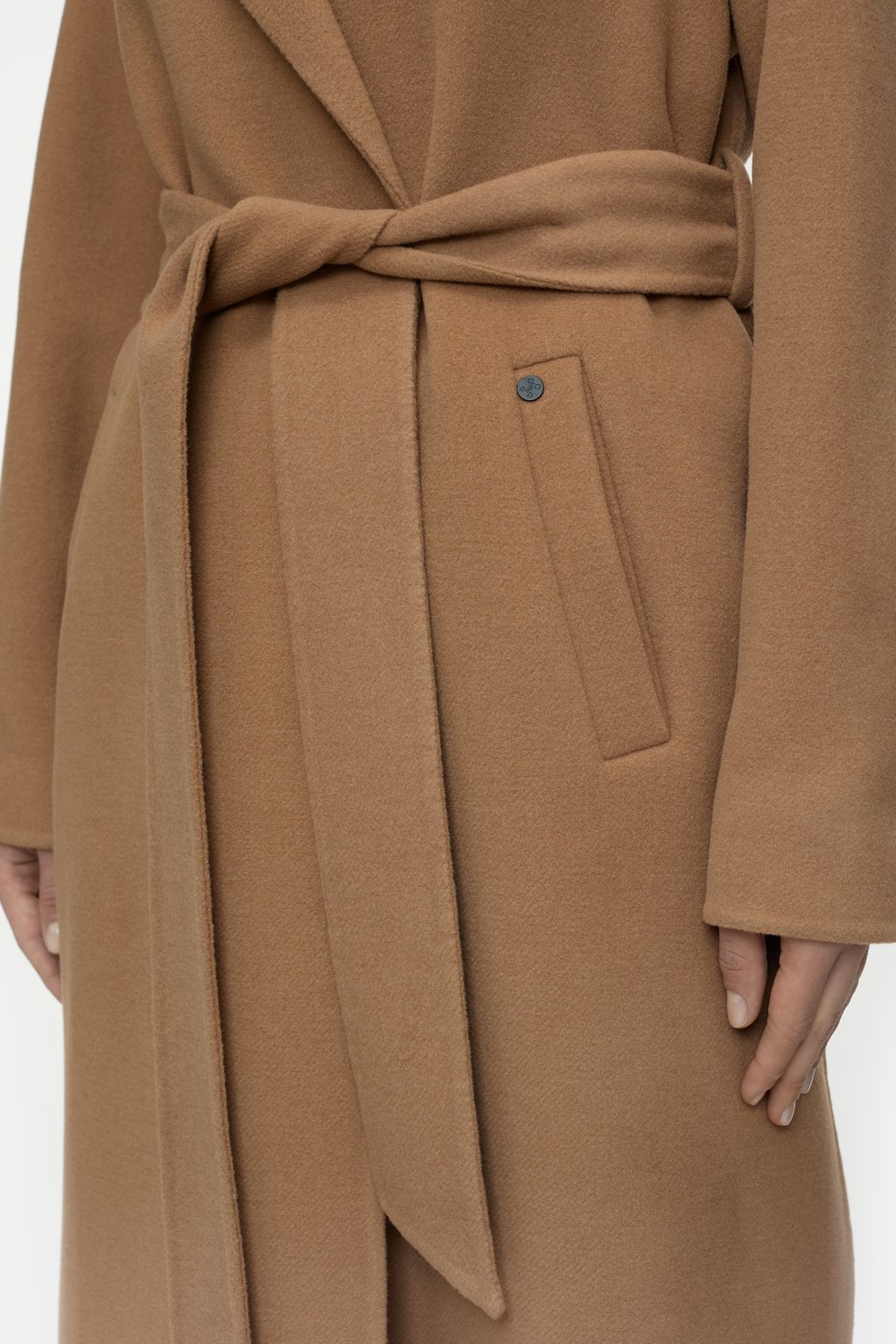 PE/STRETCH TWILL OVERSIZED TECH HOODED COAT WITH FUNCTIONAL