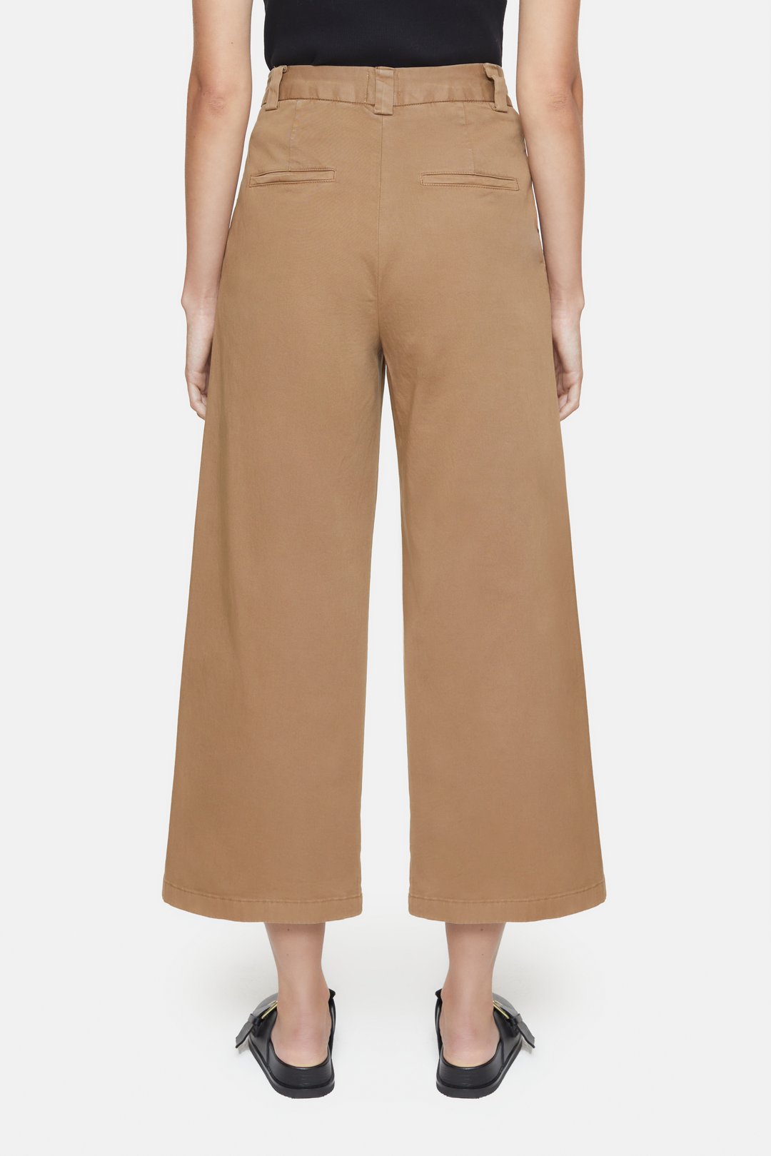 wide-pants-style-name-barton-closed