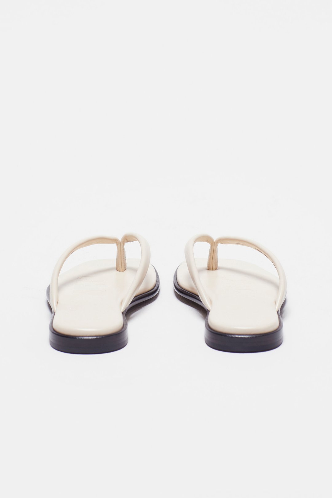 LEATHER SANDALS | CLOSED